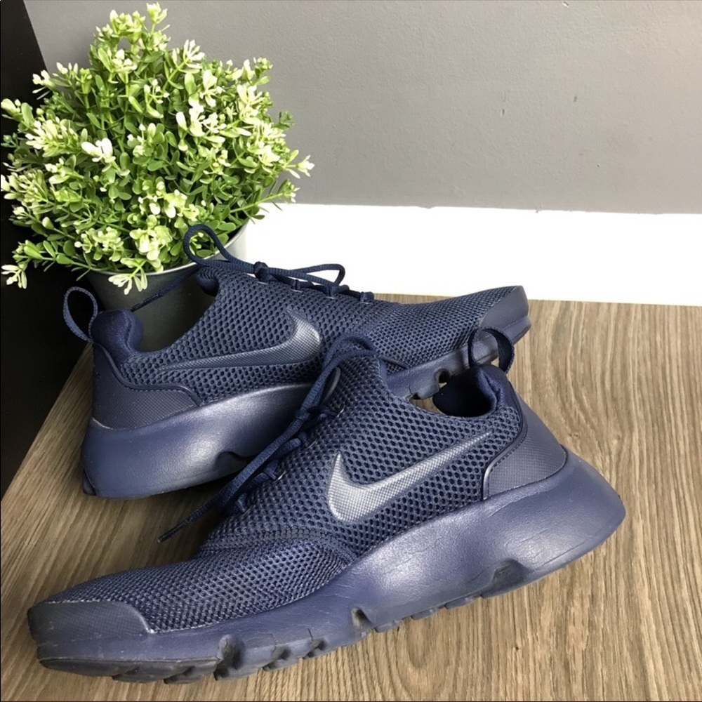 NIKE PESTO FLY NAVY BLUE ~ Size 8.5 W